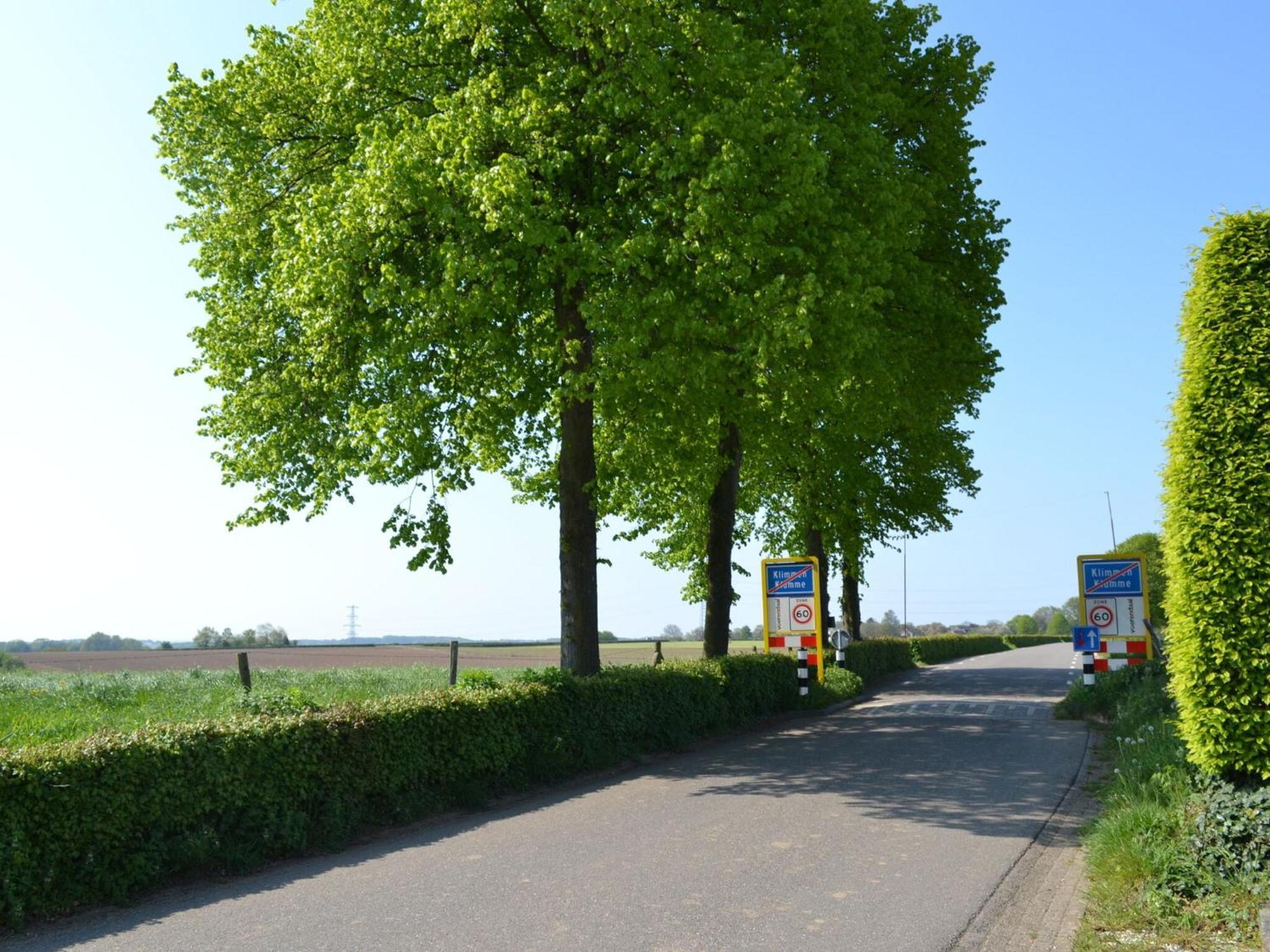 Вилла Attractive Farmhouse In South Limburg With Terrace Klimmen Экстерьер фото