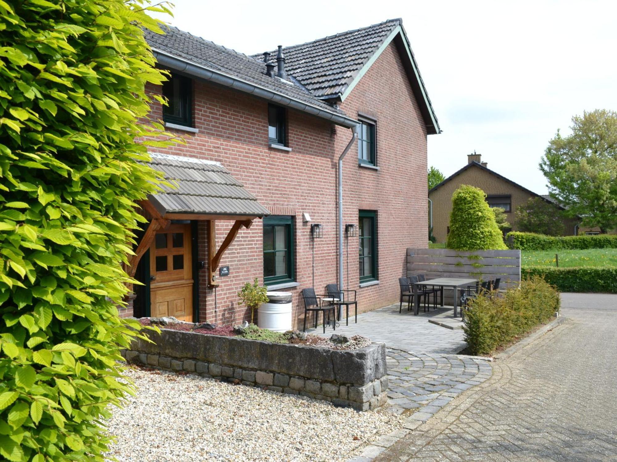 Вилла Attractive Farmhouse In South Limburg With Terrace Klimmen Экстерьер фото